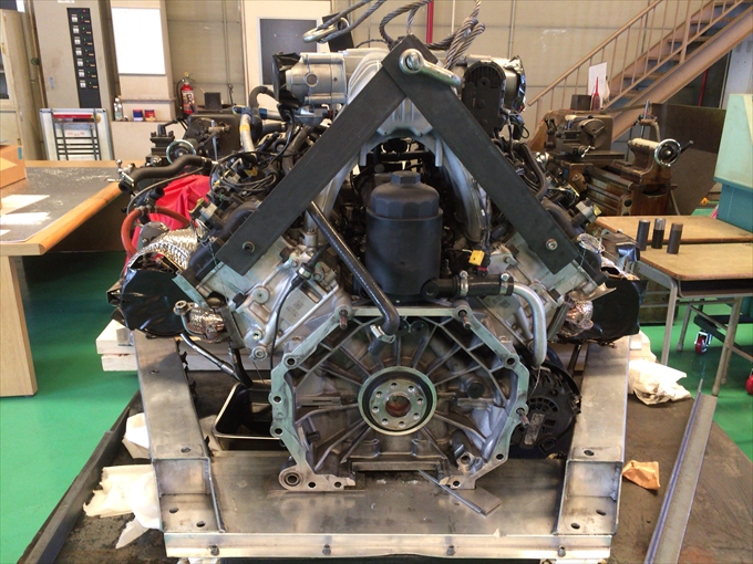 20150518 McLaren Engine